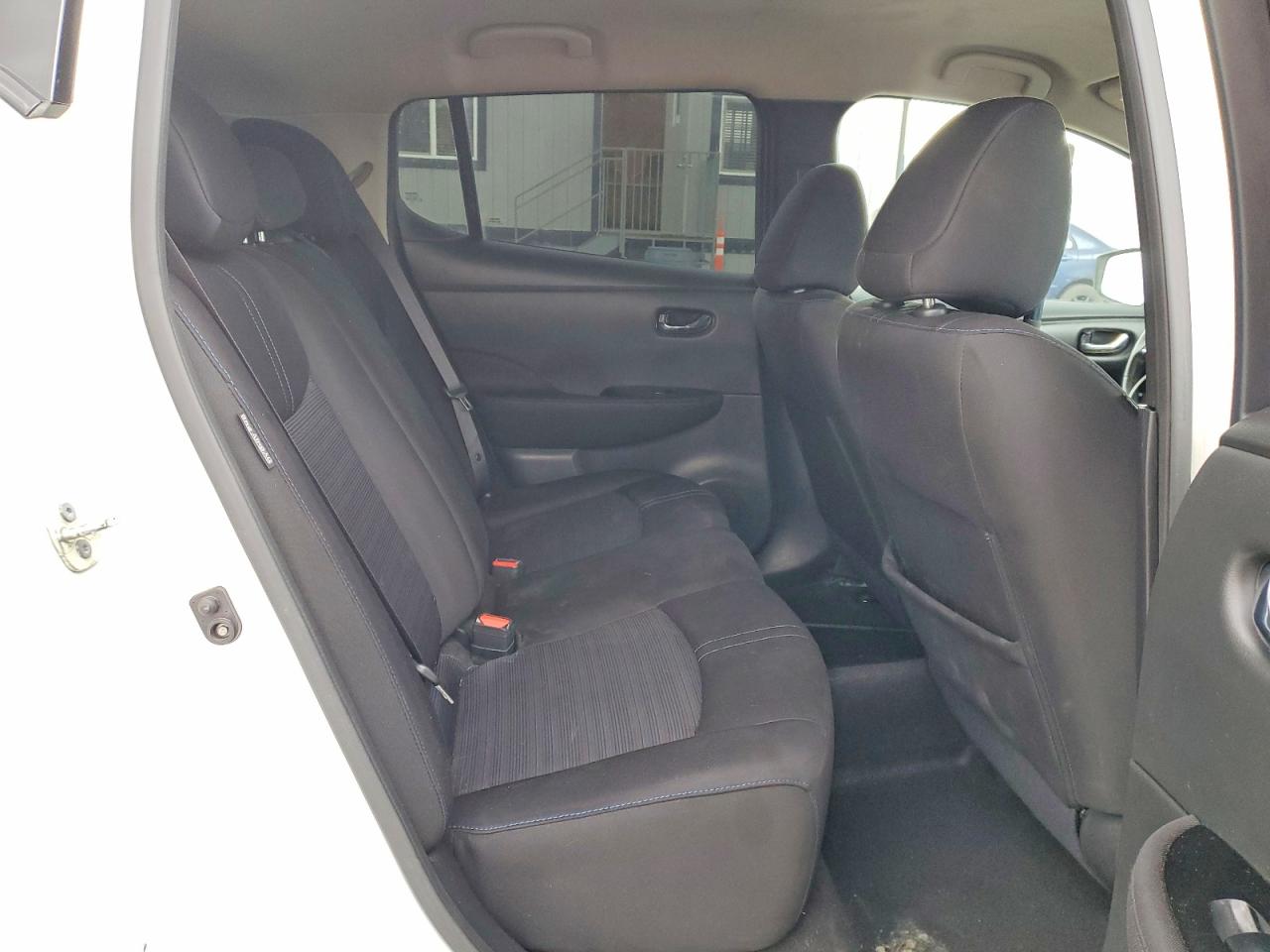 2022 NISSAN LEAF SV PLUS photo 10