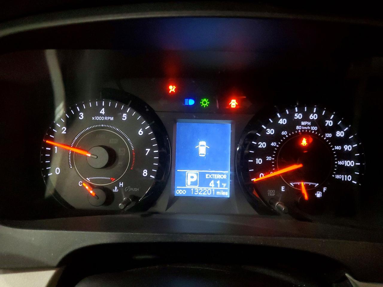 2017 TOYOTA SIENNA LE photo 9