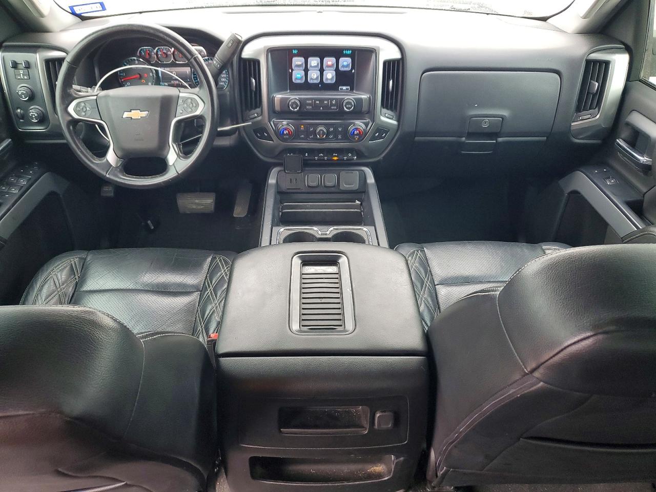 2018 CHEVROLET SILVERADO K1500 LT photo 8