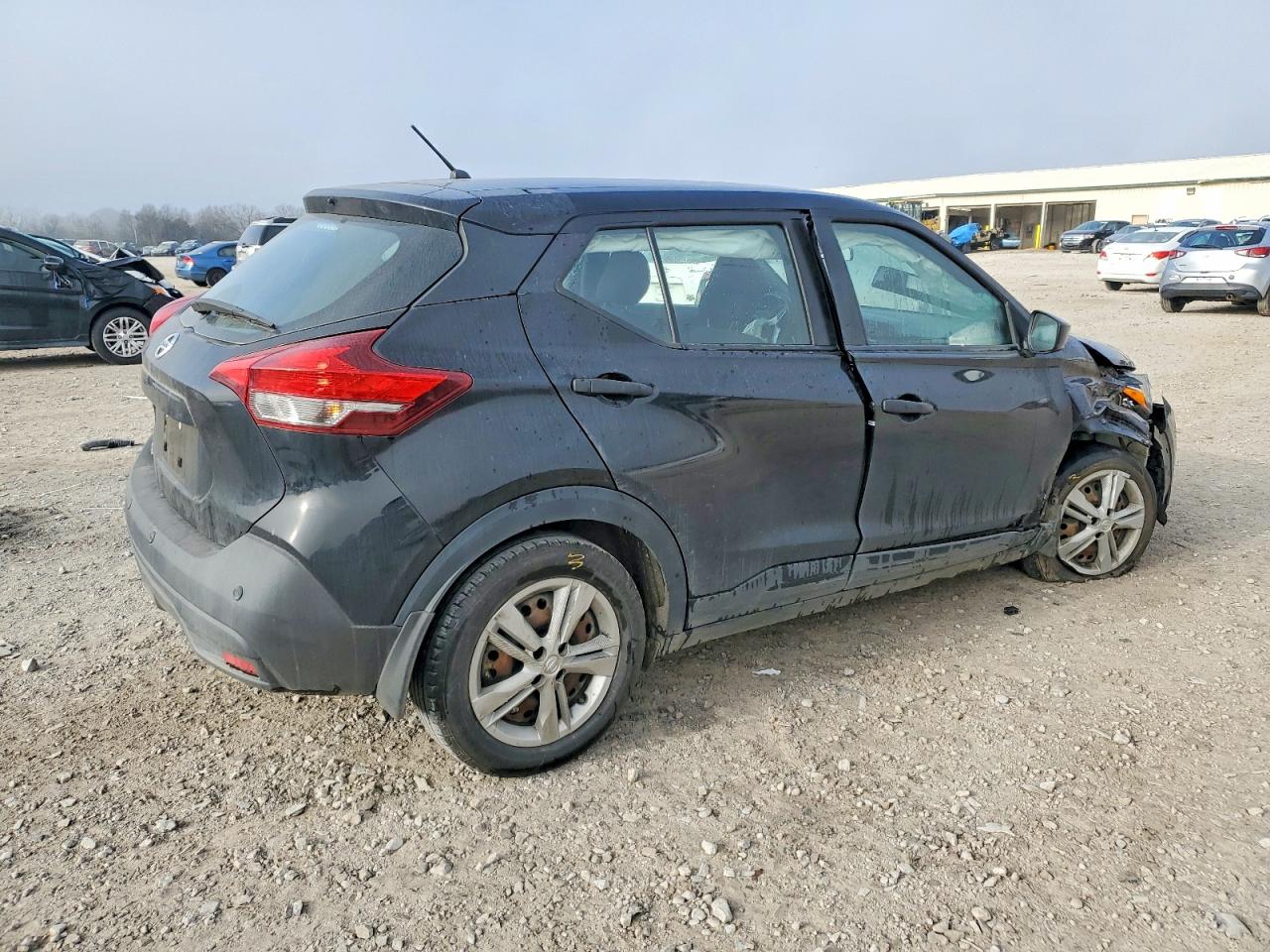 2020 NISSAN KICKS S photo 3