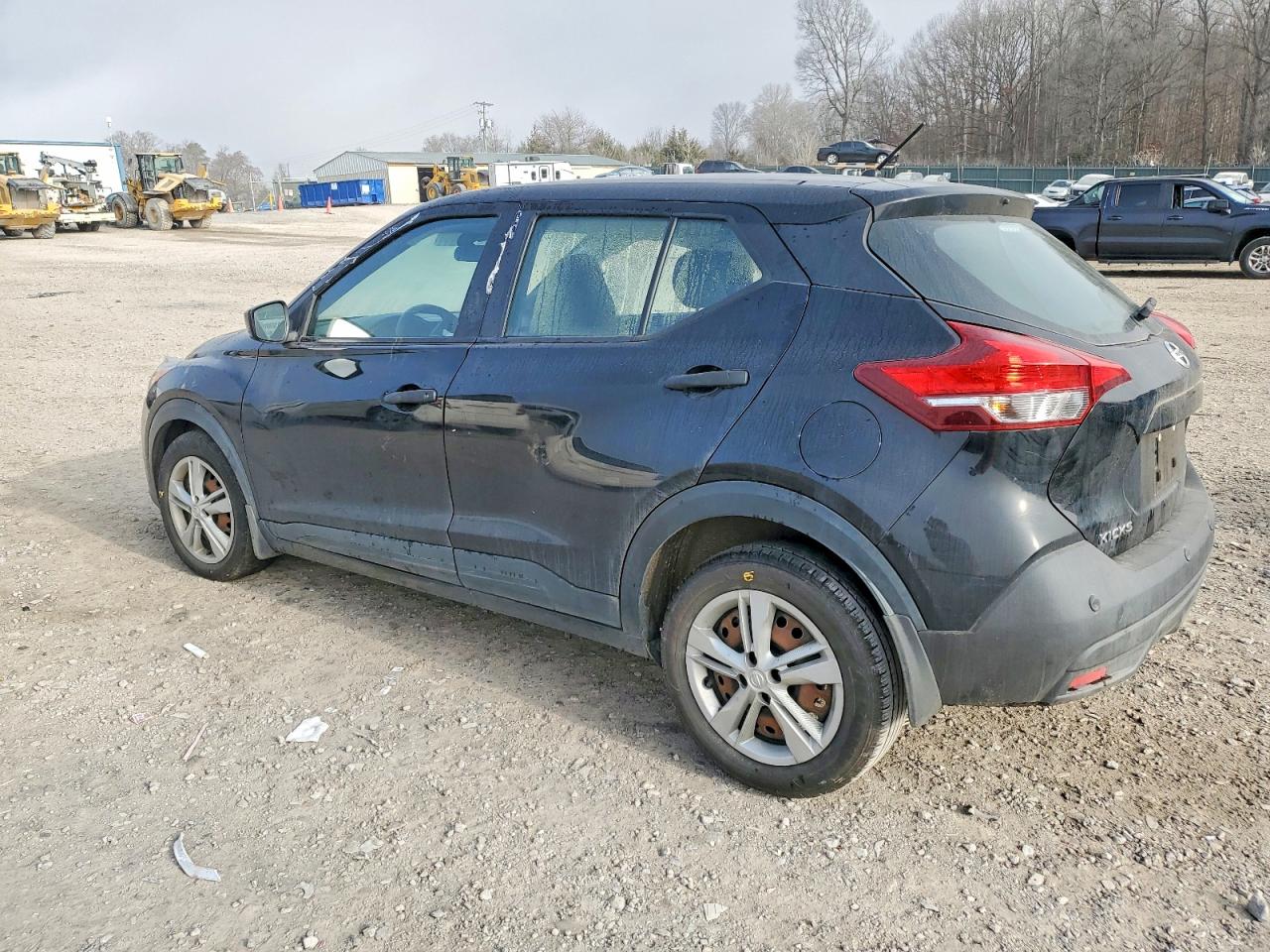 2020 NISSAN KICKS S photo 2