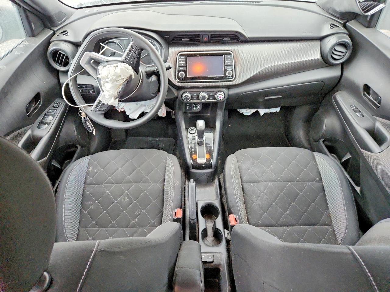 2020 NISSAN KICKS S photo 8