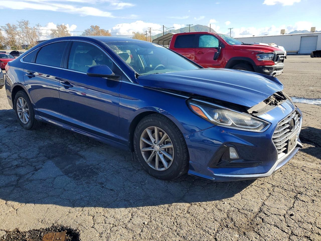 2018 HYUNDAI SONATA SE photo 4