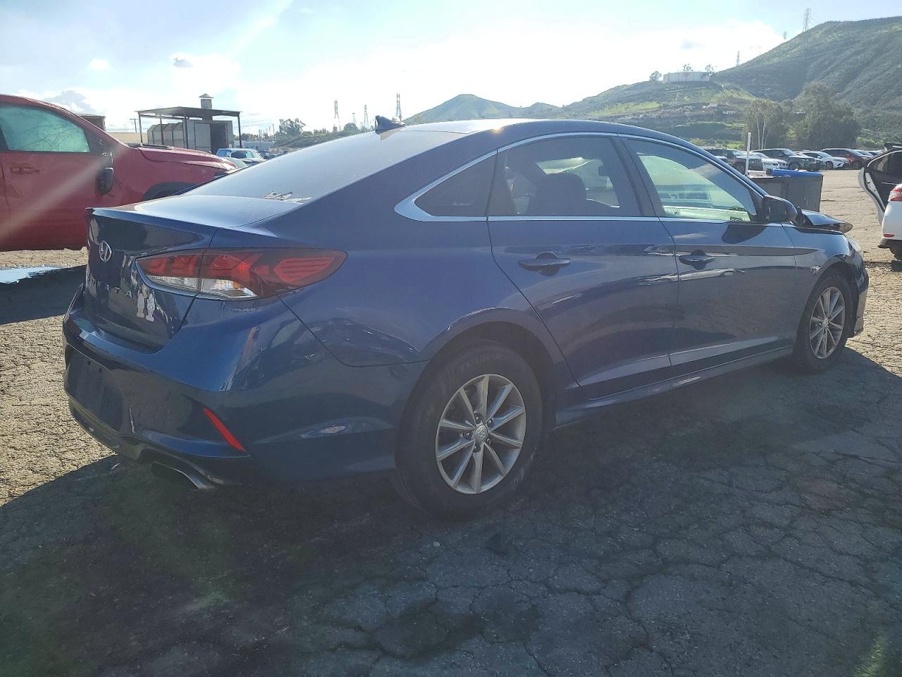 2018 HYUNDAI SONATA SE photo 3