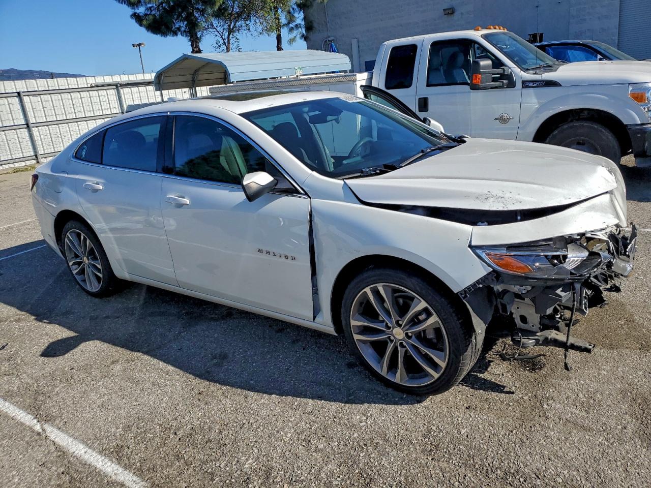 2021 CHEVROLET MALIBU LT photo 4