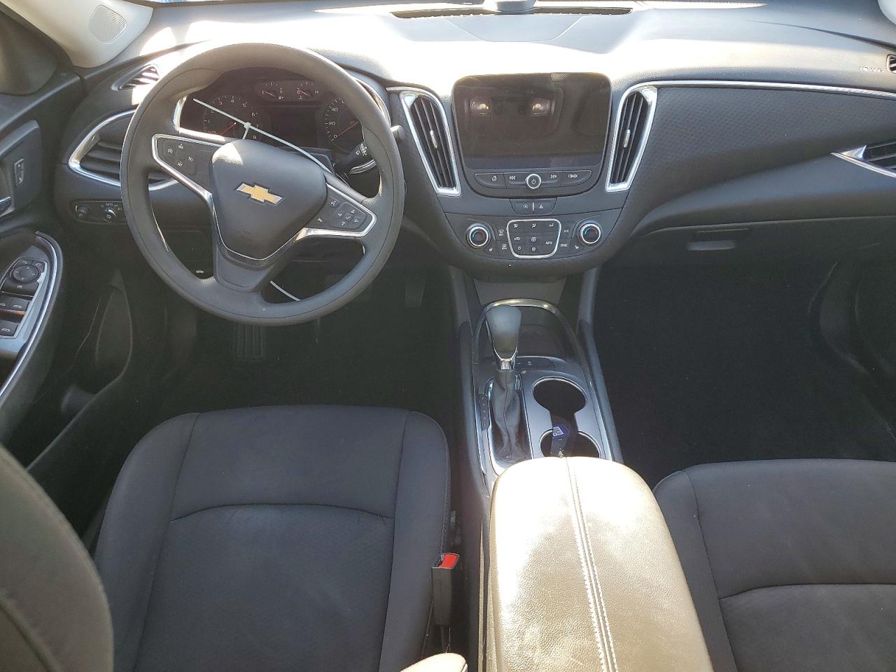 2021 CHEVROLET MALIBU LT photo 8