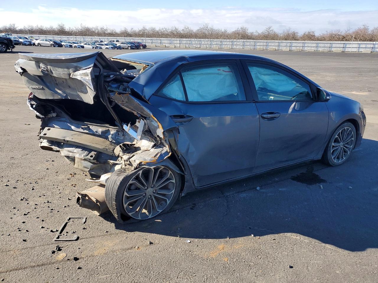 2014 TOYOTA COROLLA L photo 3