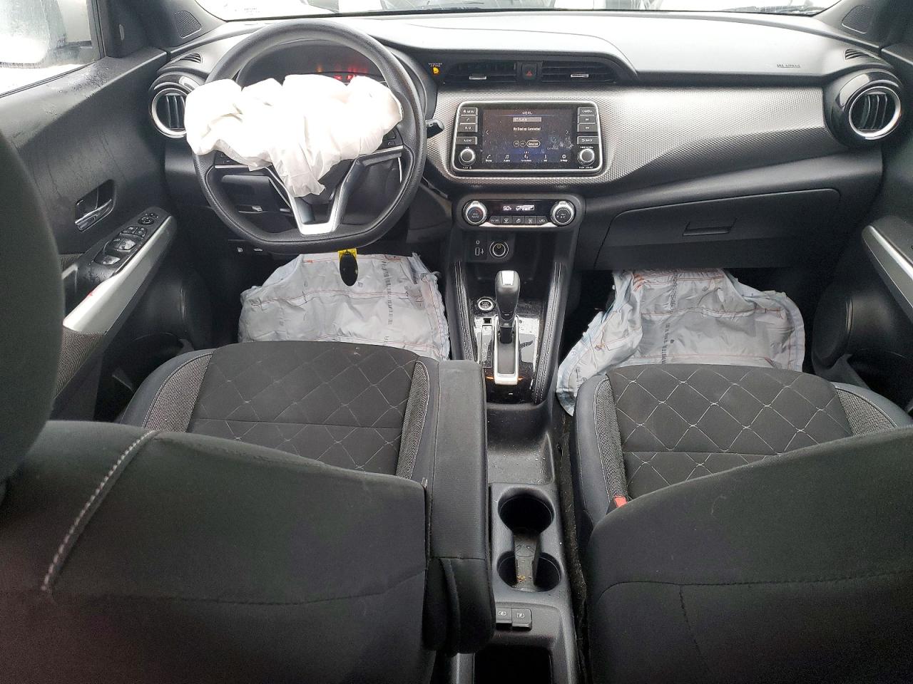 2020 NISSAN KICKS SV photo 8