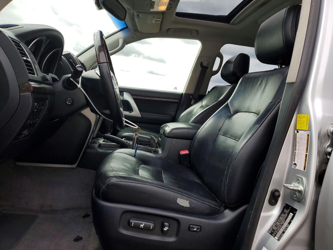 2013 TOYOTA LAND CRUISER photo 7
