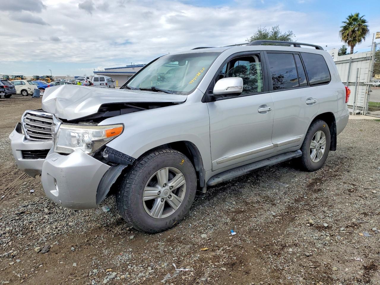 2013 TOYOTA LAND CRUISER