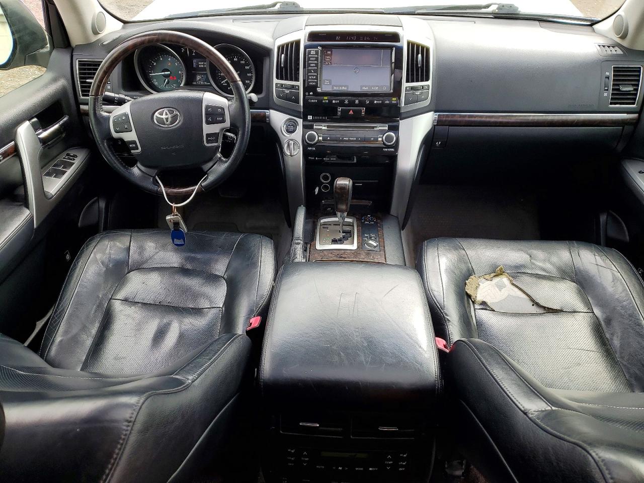 2013 TOYOTA LAND CRUISER photo 8