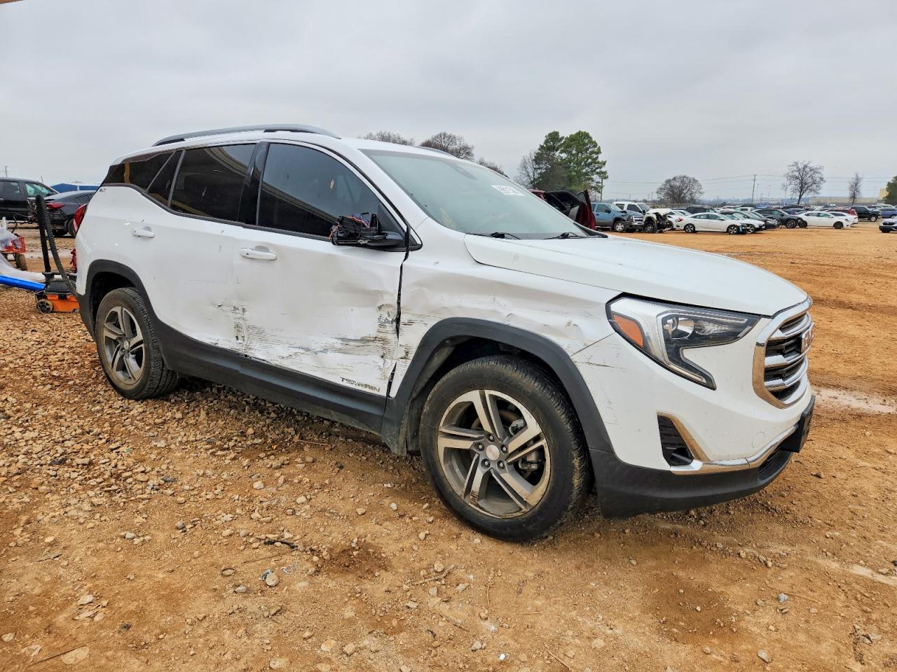 2018 GMC TERRAIN SLT photo 4