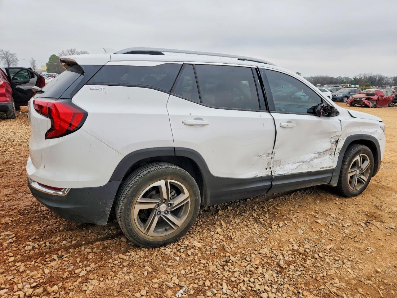2018 GMC TERRAIN SLT photo 3