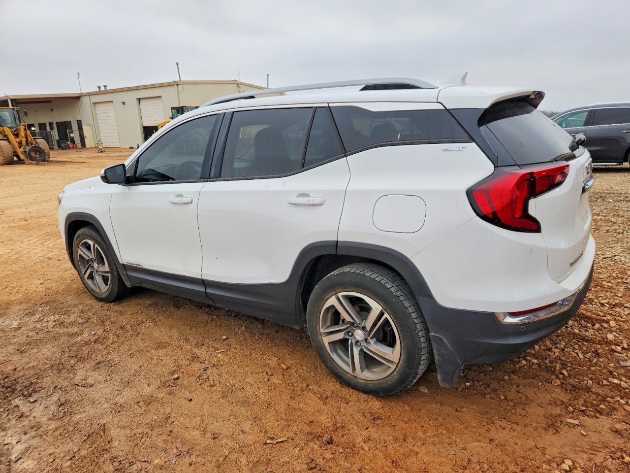 2018 GMC TERRAIN SLT photo 2