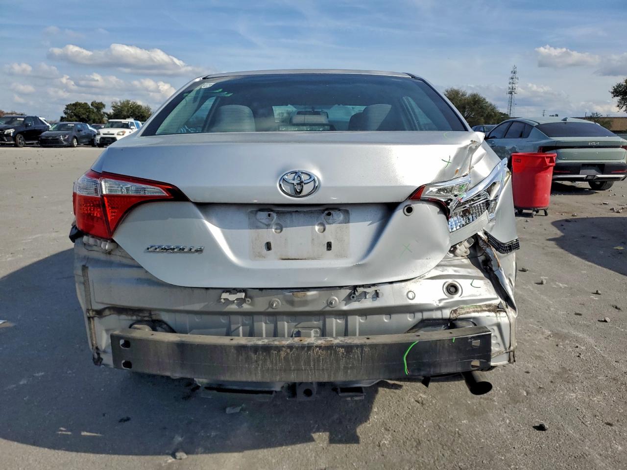 2015 TOYOTA COROLLA L photo 6