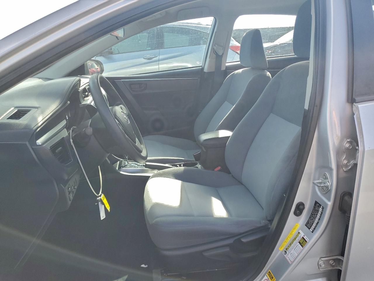 2015 TOYOTA COROLLA L photo 7