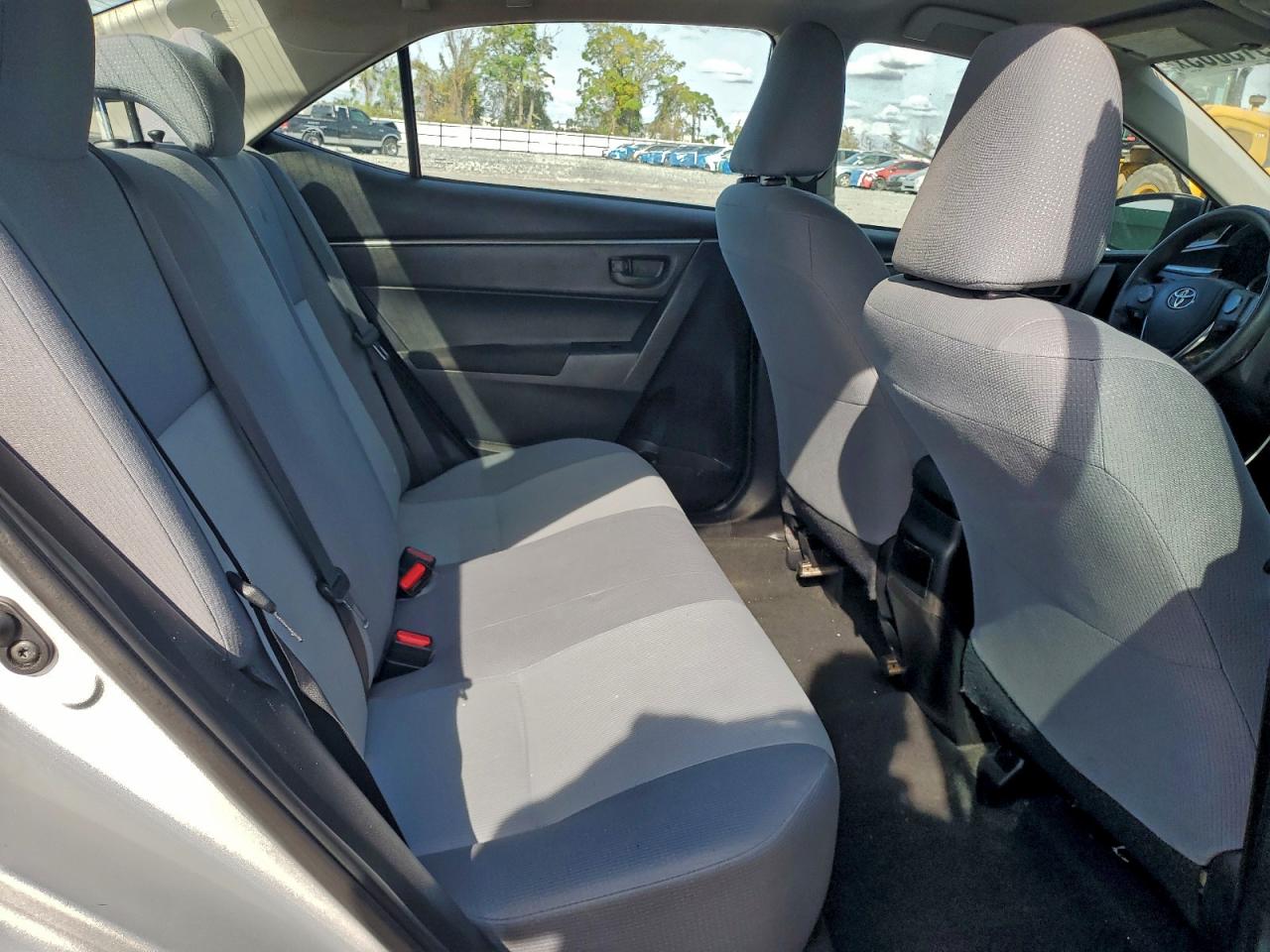 2015 TOYOTA COROLLA L photo 10