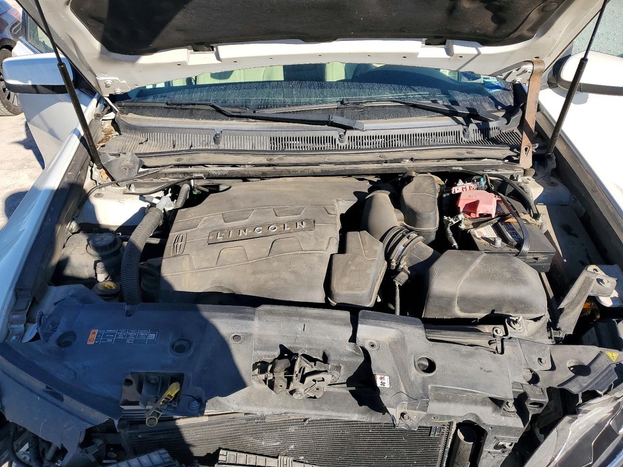 2013 LINCOLN MKS photo 34