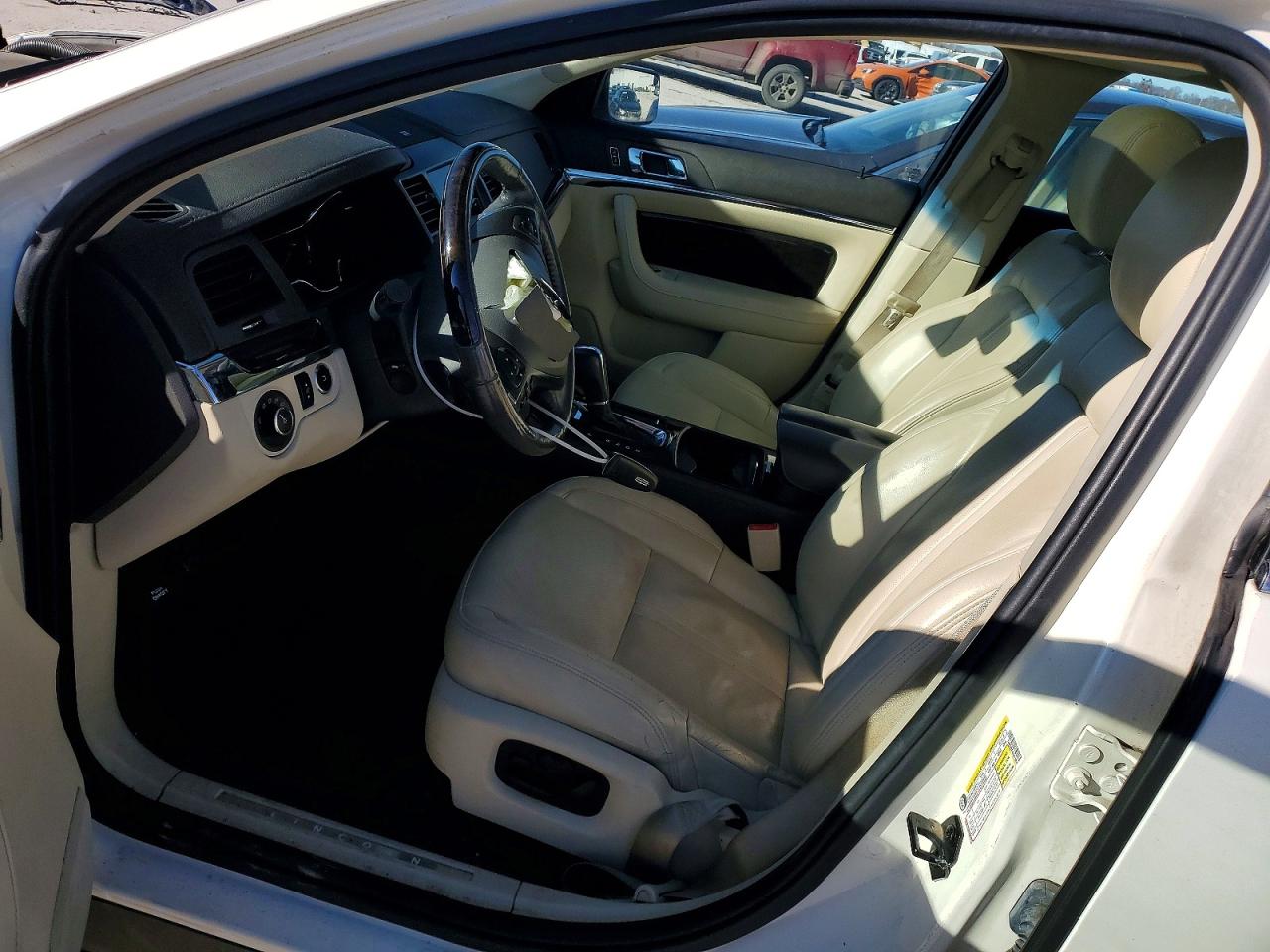 2013 LINCOLN MKS photo 19