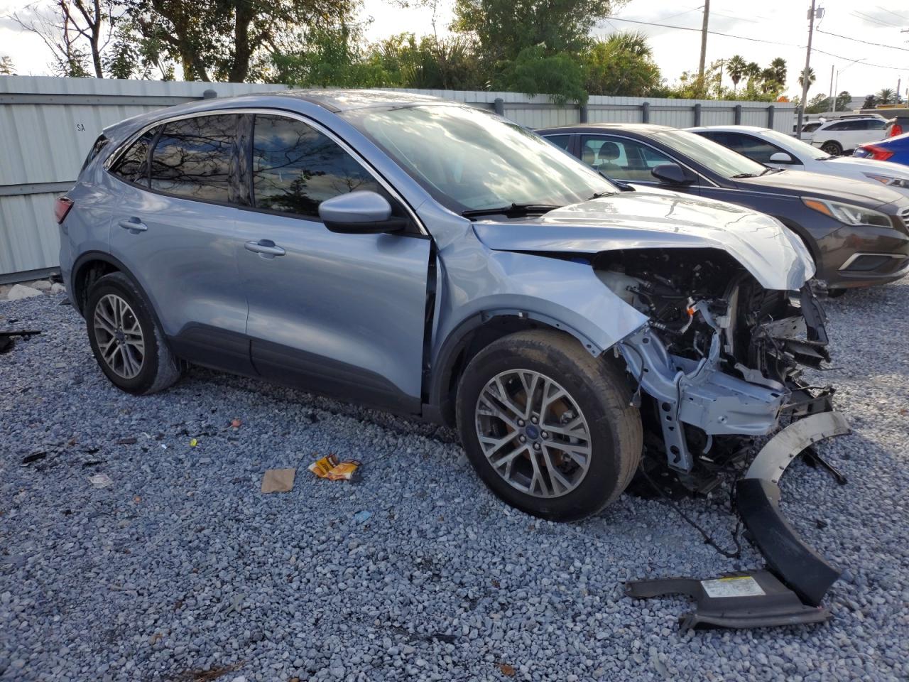 2022 FORD ESCAPE SEL photo 4
