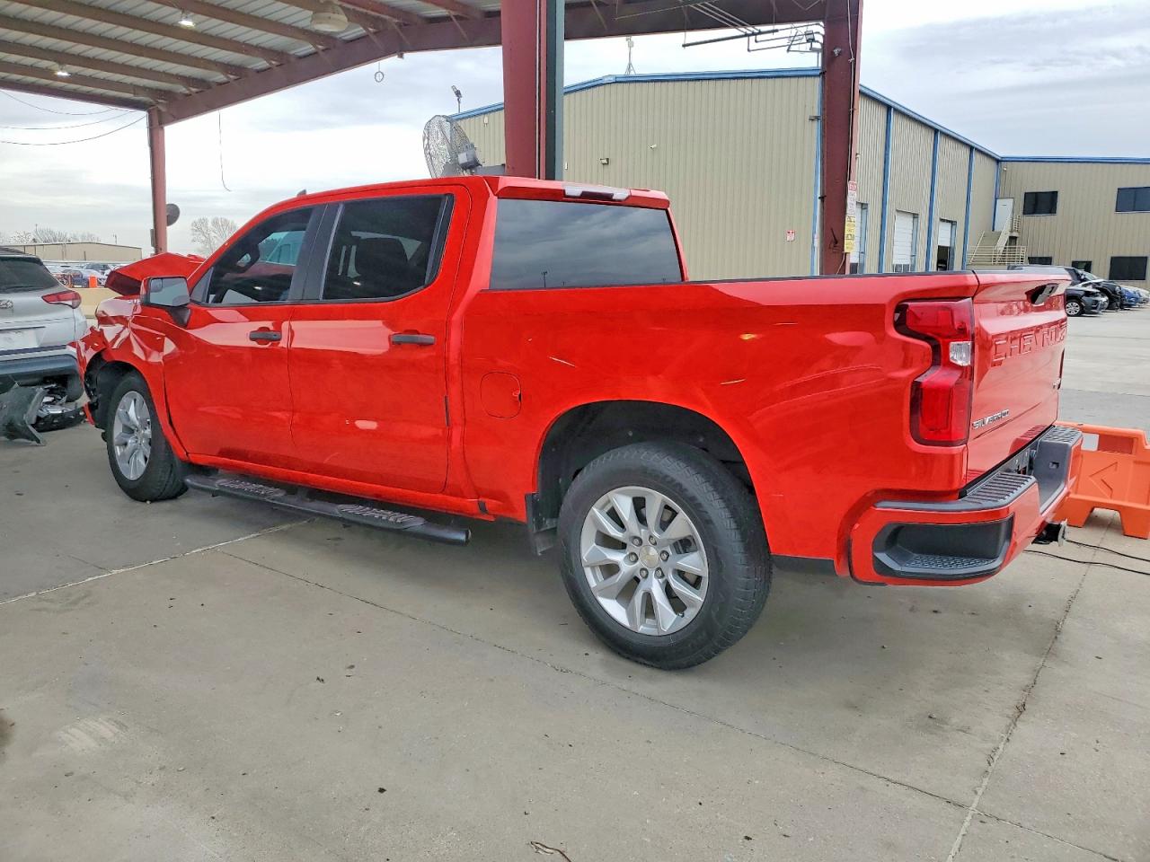 2020 CHEVROLET SILVERADO C1500 CUSTOM photo 2