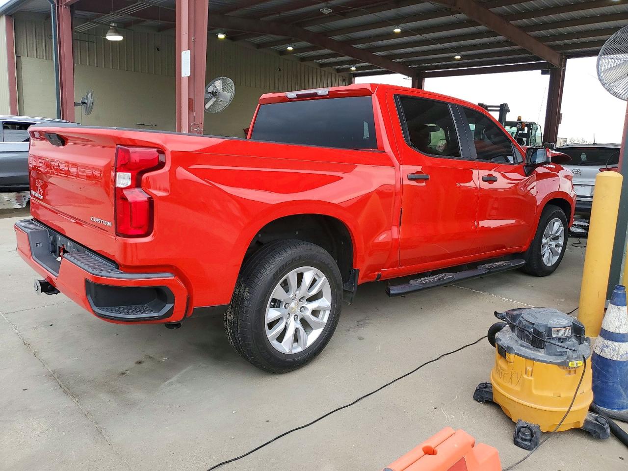 2020 CHEVROLET SILVERADO C1500 CUSTOM photo 3