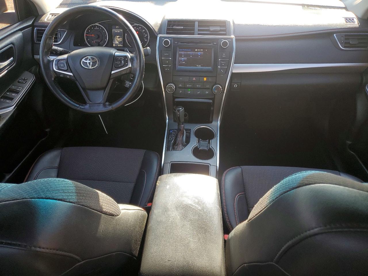 2016 TOYOTA CAMRY LE photo 8
