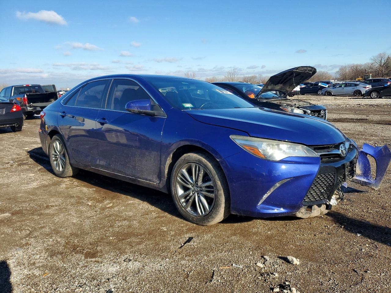 2016 TOYOTA CAMRY LE photo 4