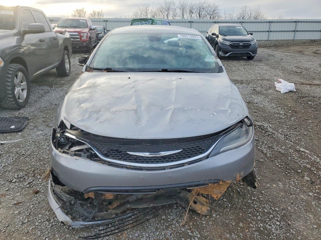 2015 CHRYSLER 200 LX photo 5