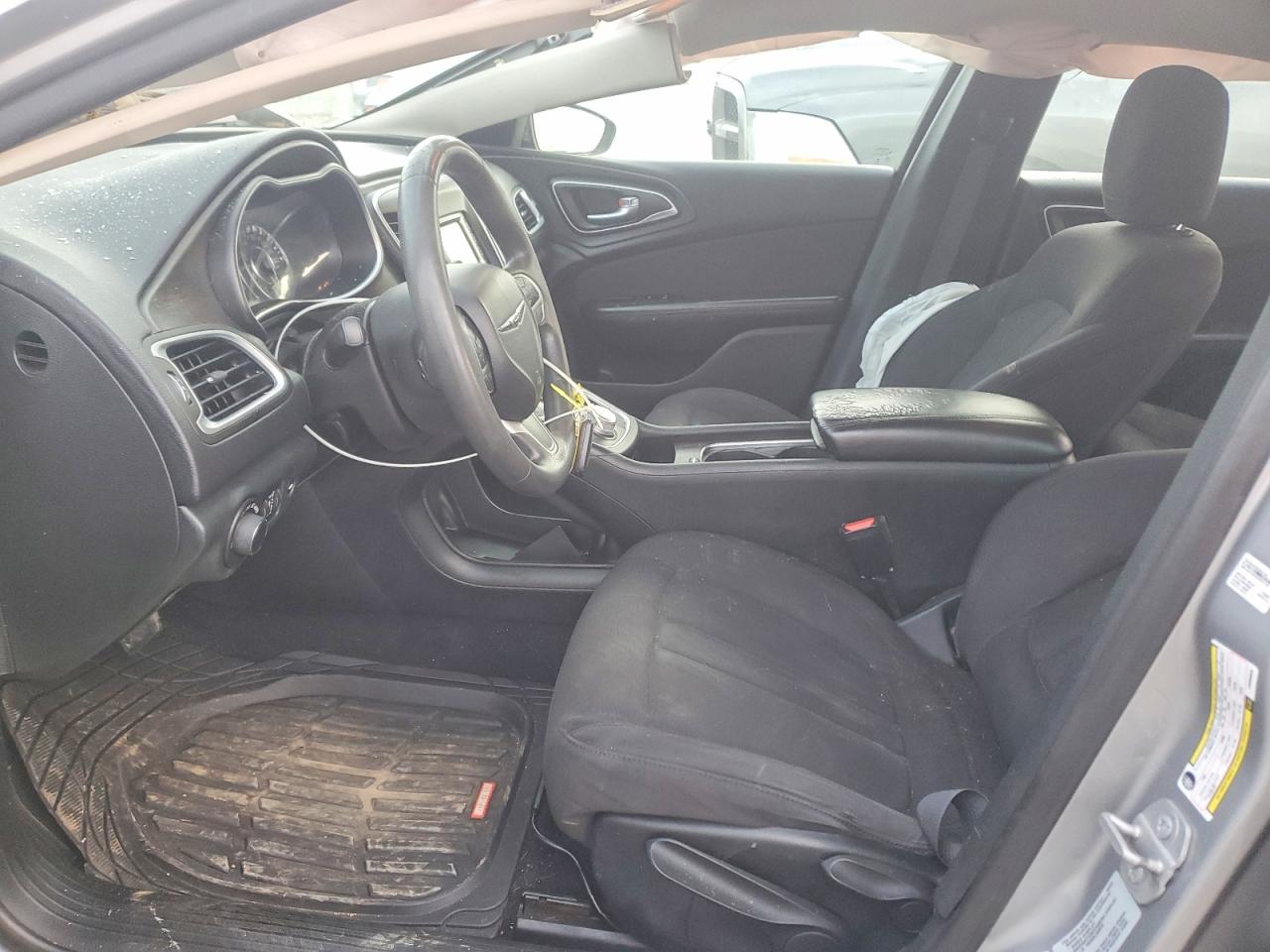 2015 CHRYSLER 200 LX photo 7