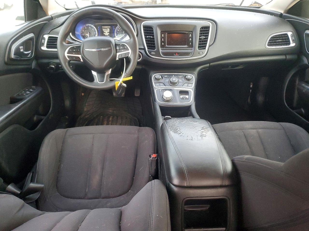 2015 CHRYSLER 200 LX photo 8