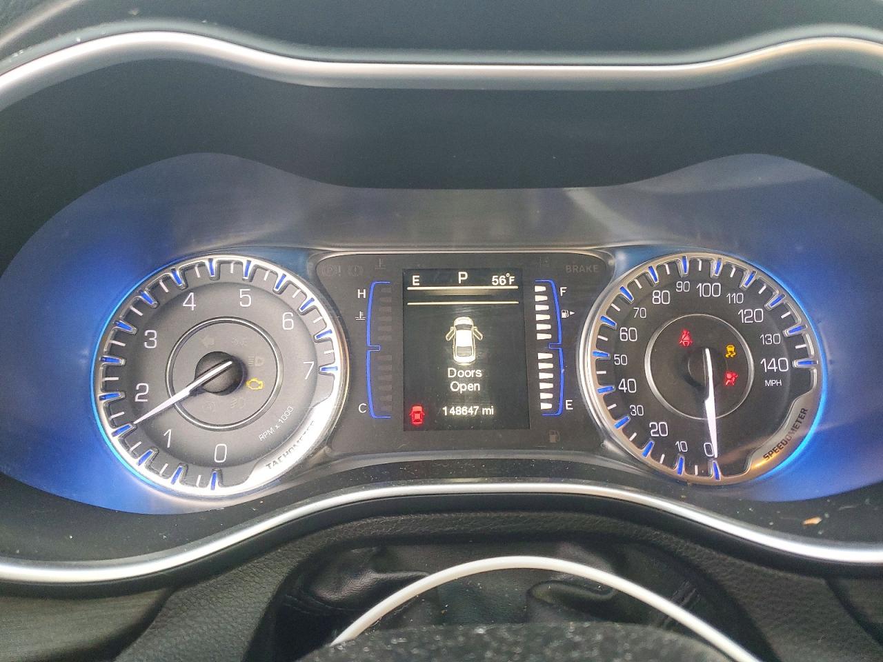 2015 CHRYSLER 200 LX photo 9