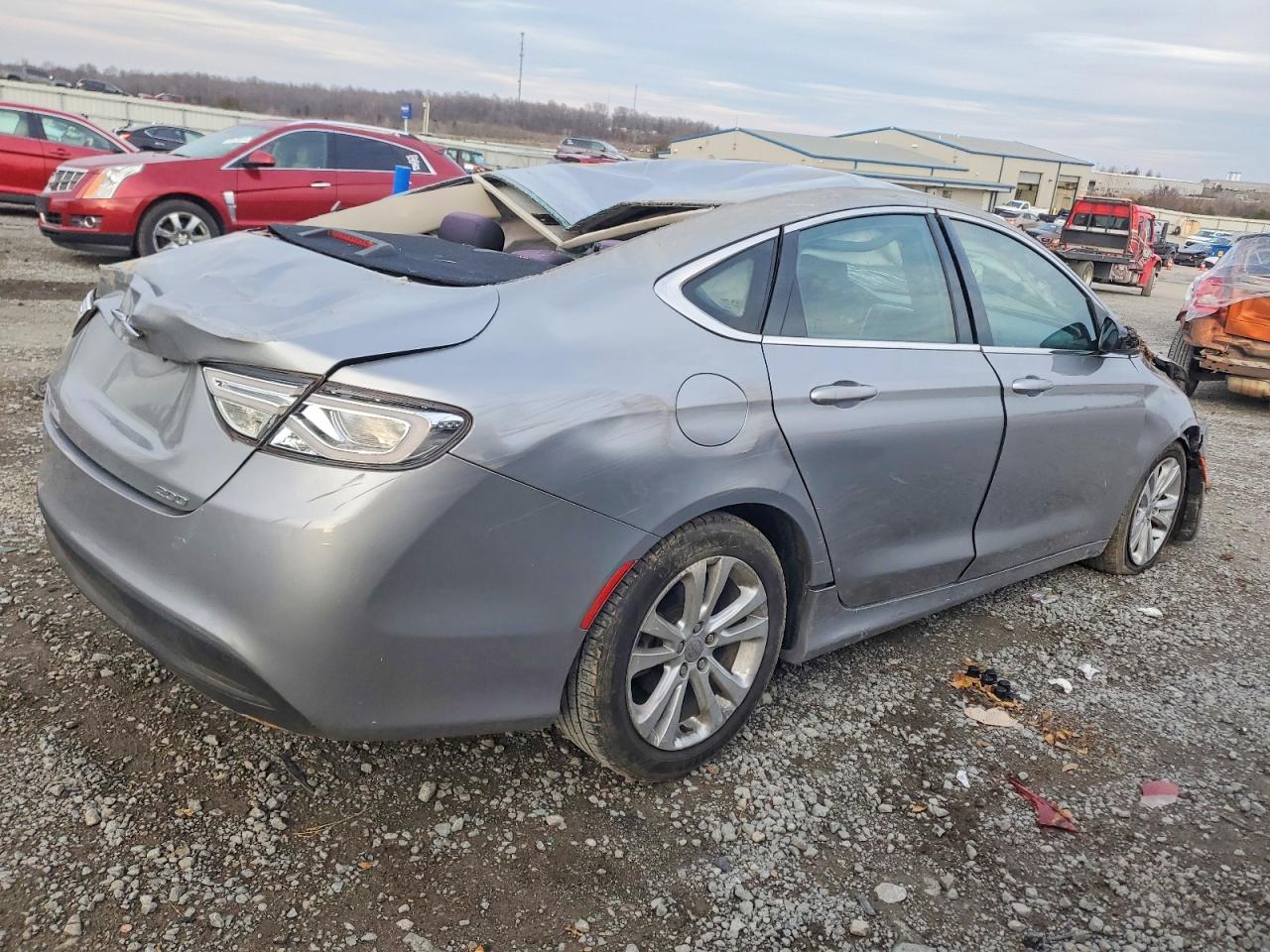 2015 CHRYSLER 200 LX photo 3