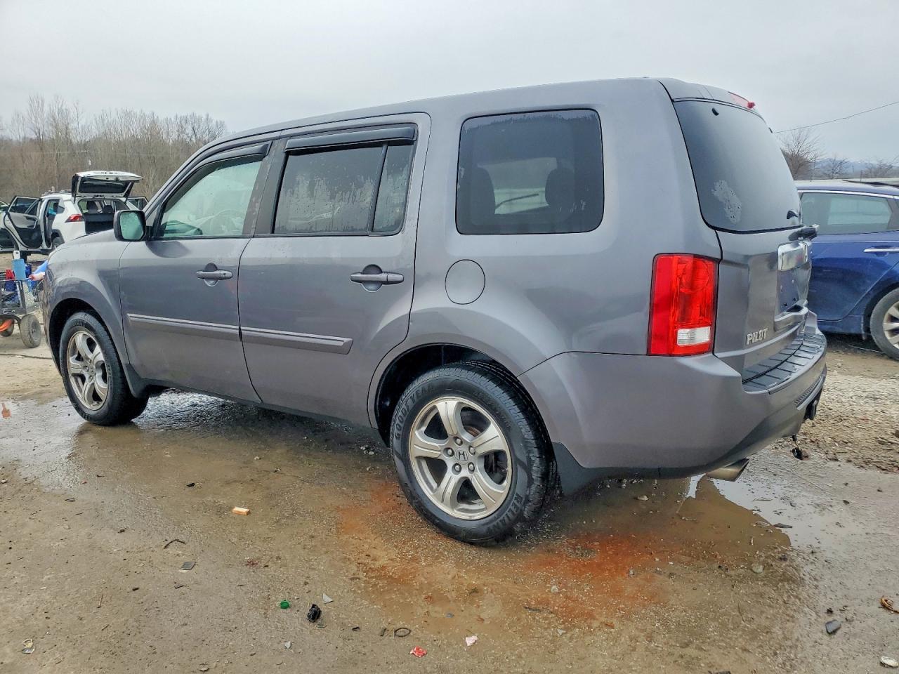 2015 HONDA PILOT EX photo 2