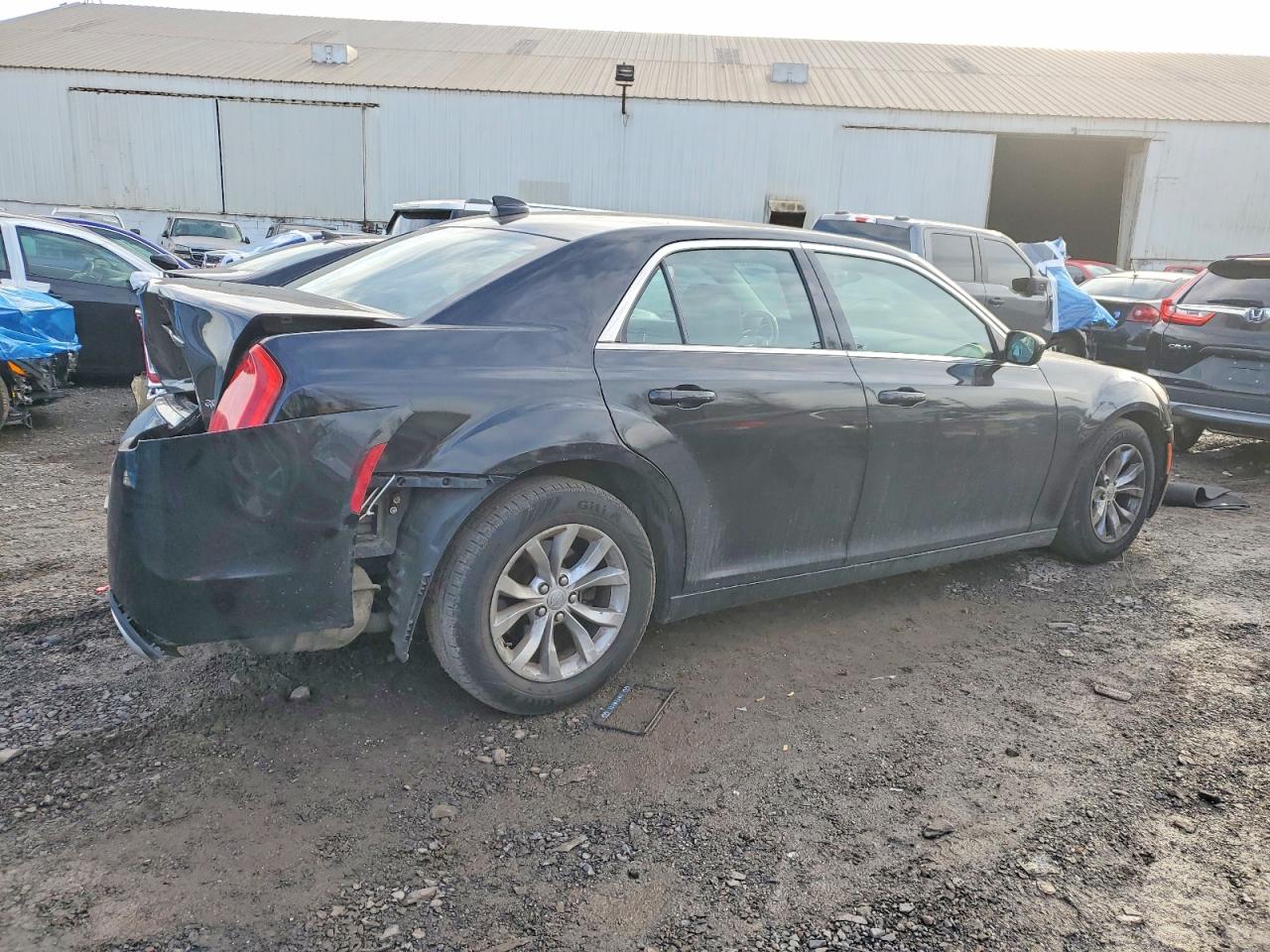 2015 CHRYSLER 300 LIMITED photo 3