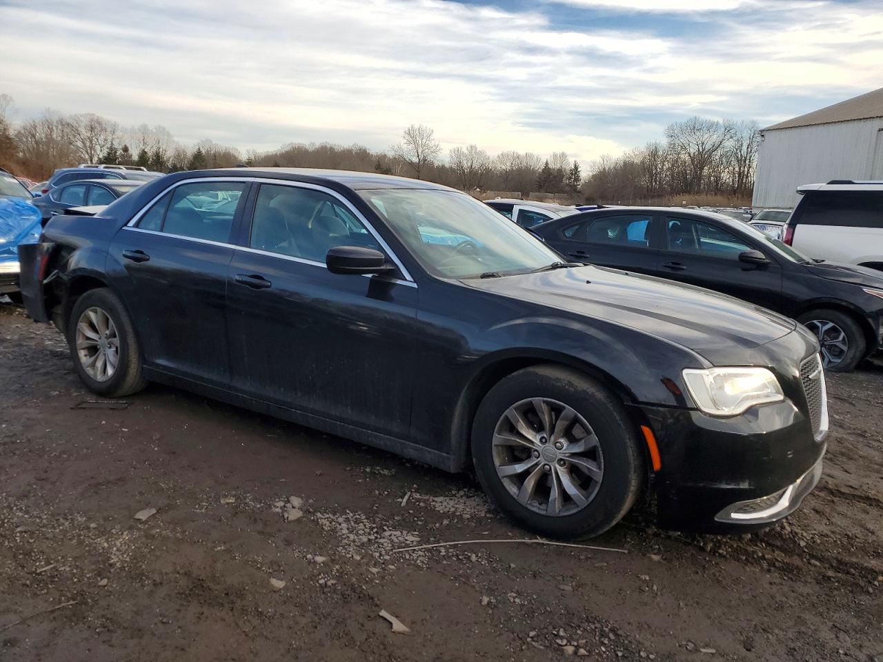 2015 CHRYSLER 300 LIMITED photo 4