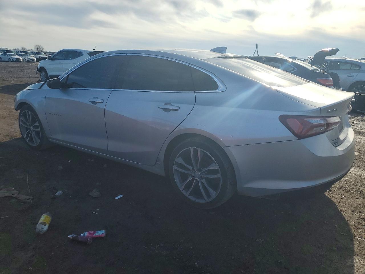 2022 CHEVROLET MALIBU LT photo 2