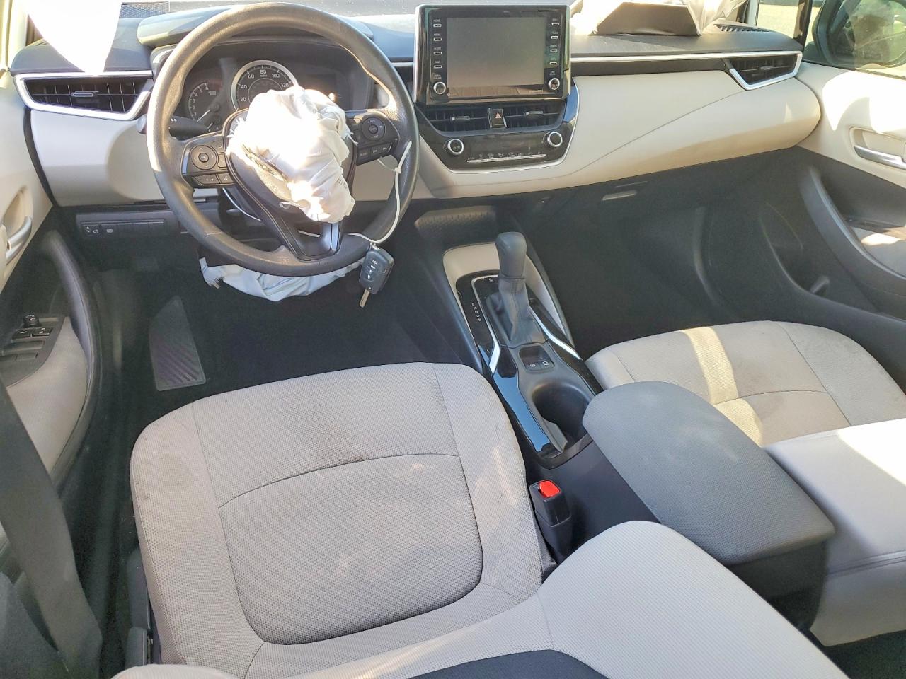 2021 TOYOTA COROLLA LE photo 8
