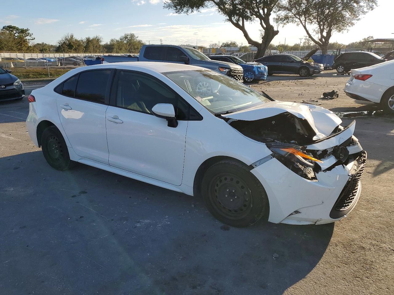 2021 TOYOTA COROLLA LE photo 4