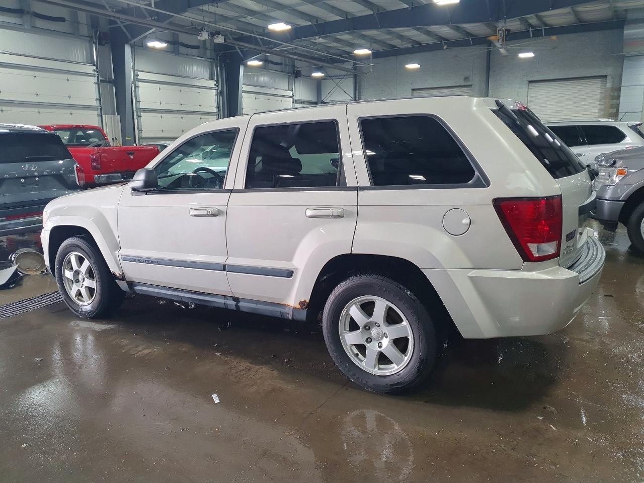 2008 JEEP GRAND CHEROKEE LAREDO photo 2