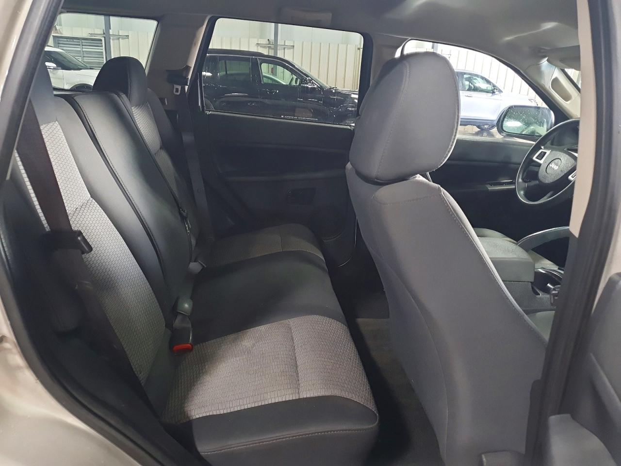 2008 JEEP GRAND CHEROKEE LAREDO photo 11