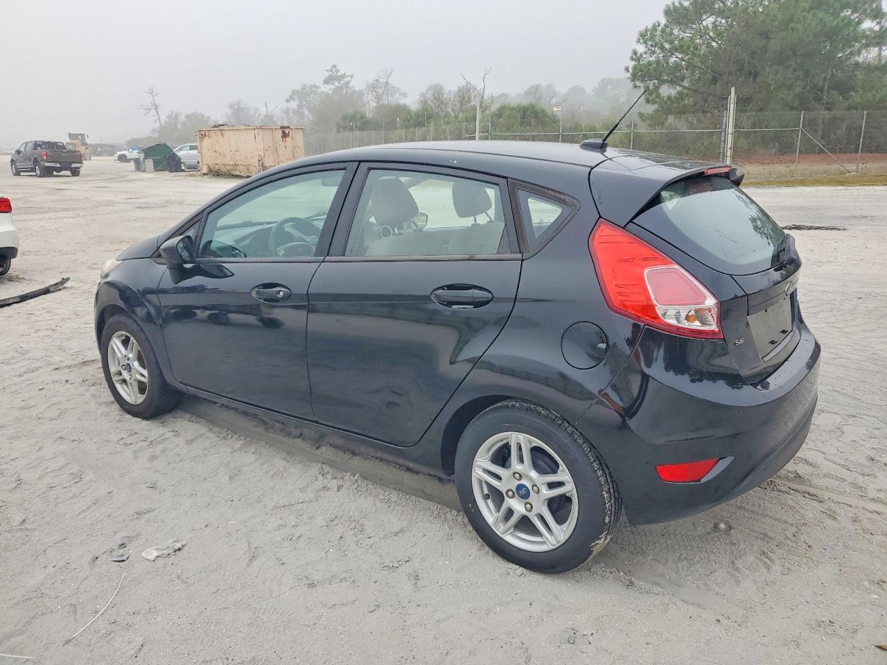 2019 FORD FIESTA SE photo 2