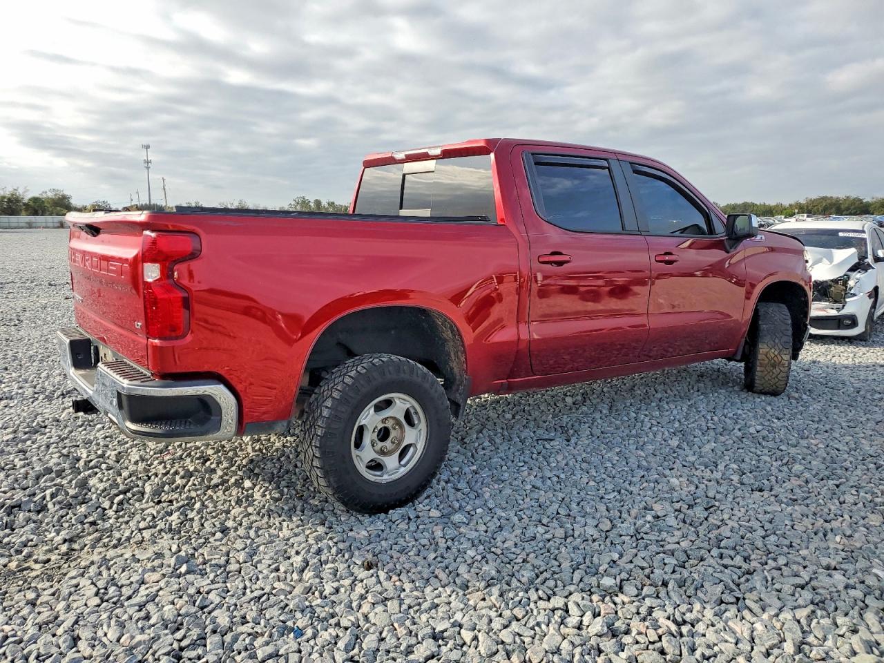 2021 CHEVROLET SILVERADO K1500 LT photo 3
