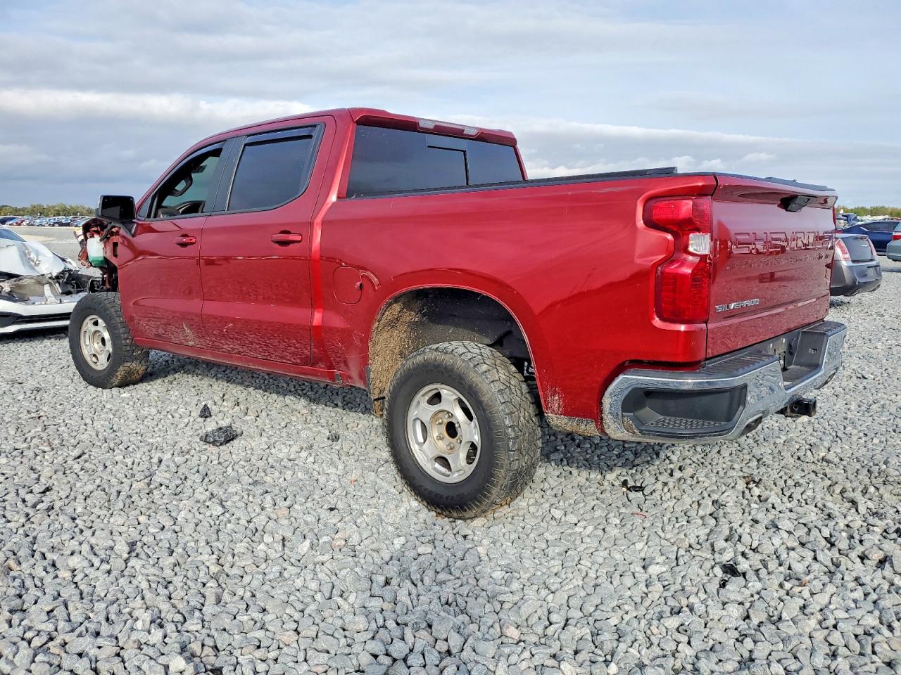 2021 CHEVROLET SILVERADO K1500 LT photo 2