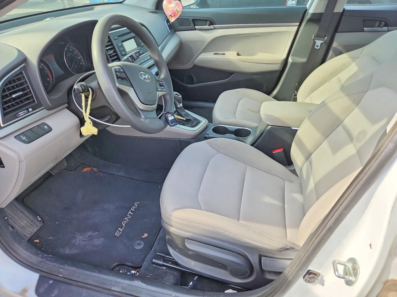 2017 HYUNDAI ELANTRA SE photo 7