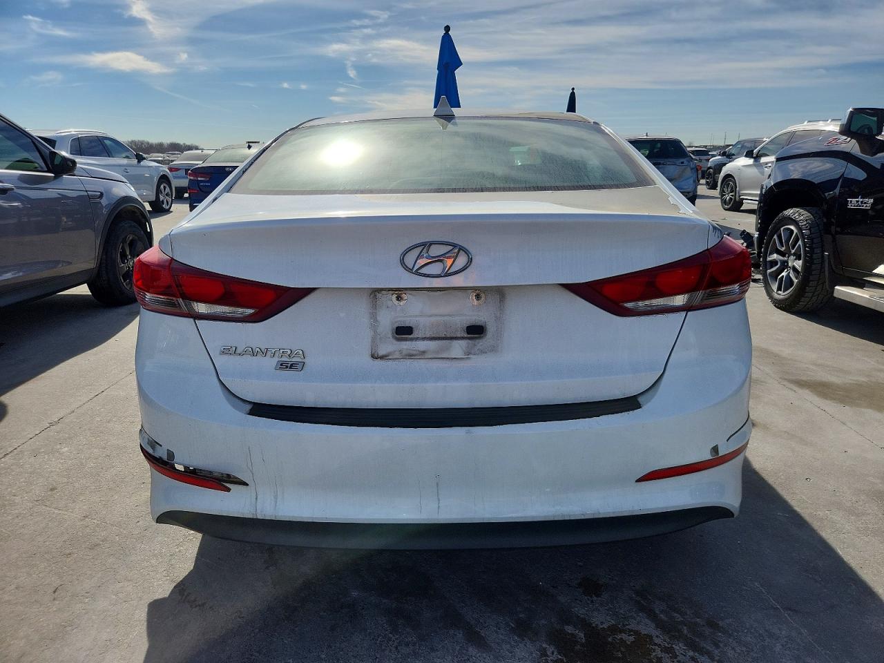 2017 HYUNDAI ELANTRA SE photo 6