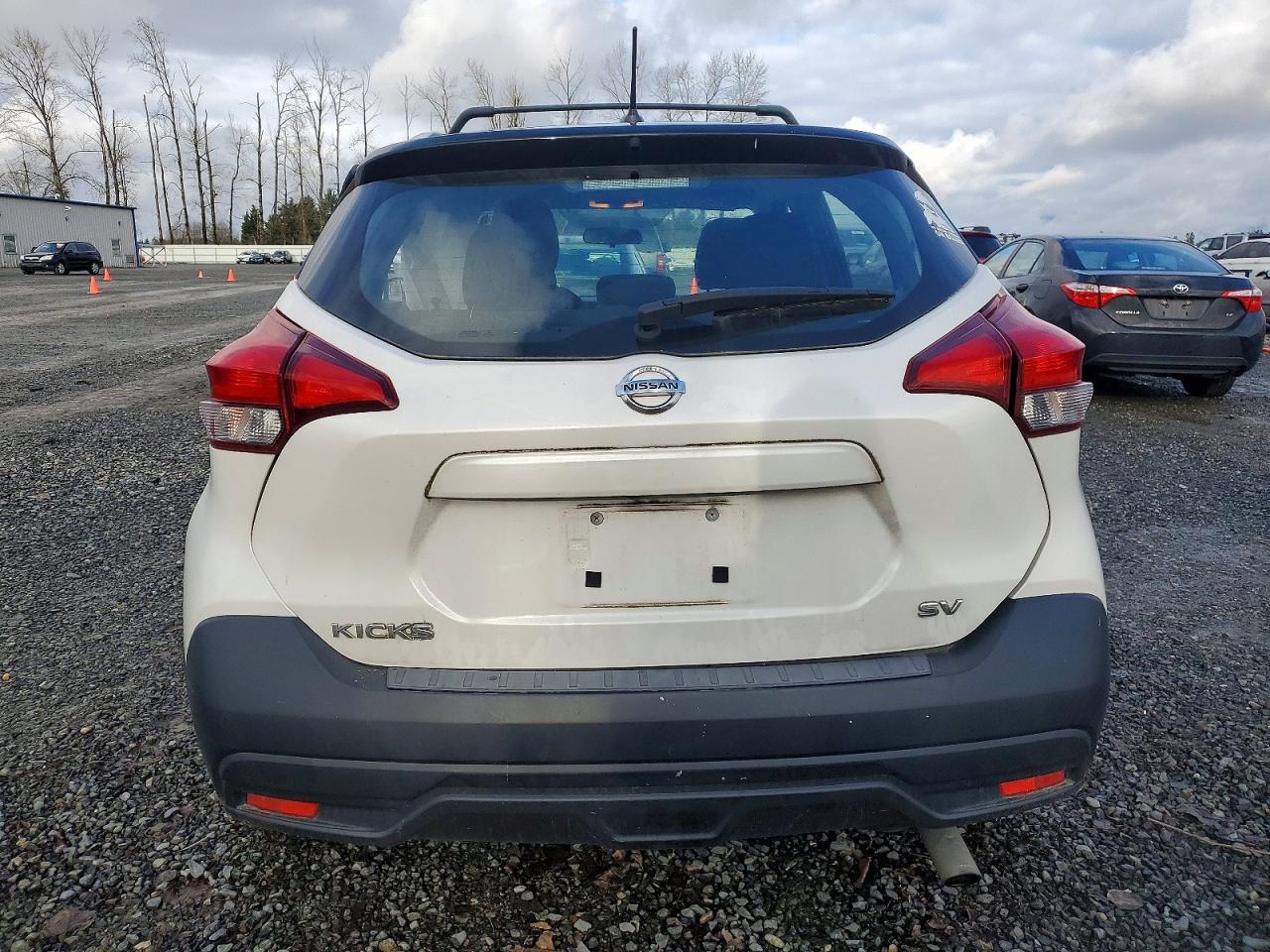 2018 NISSAN KICKS S photo 6