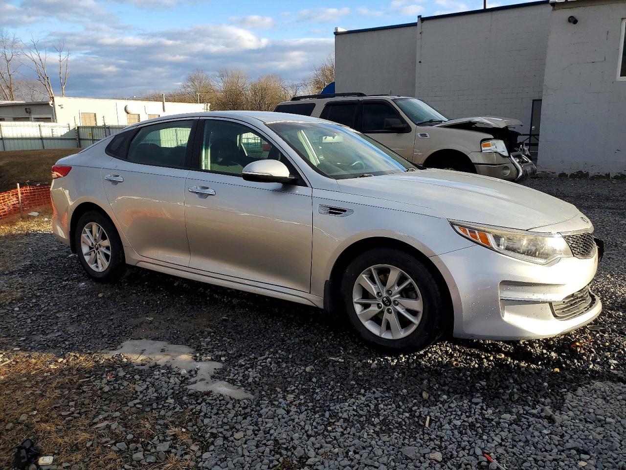 2018 KIA OPTIMA LX photo 4