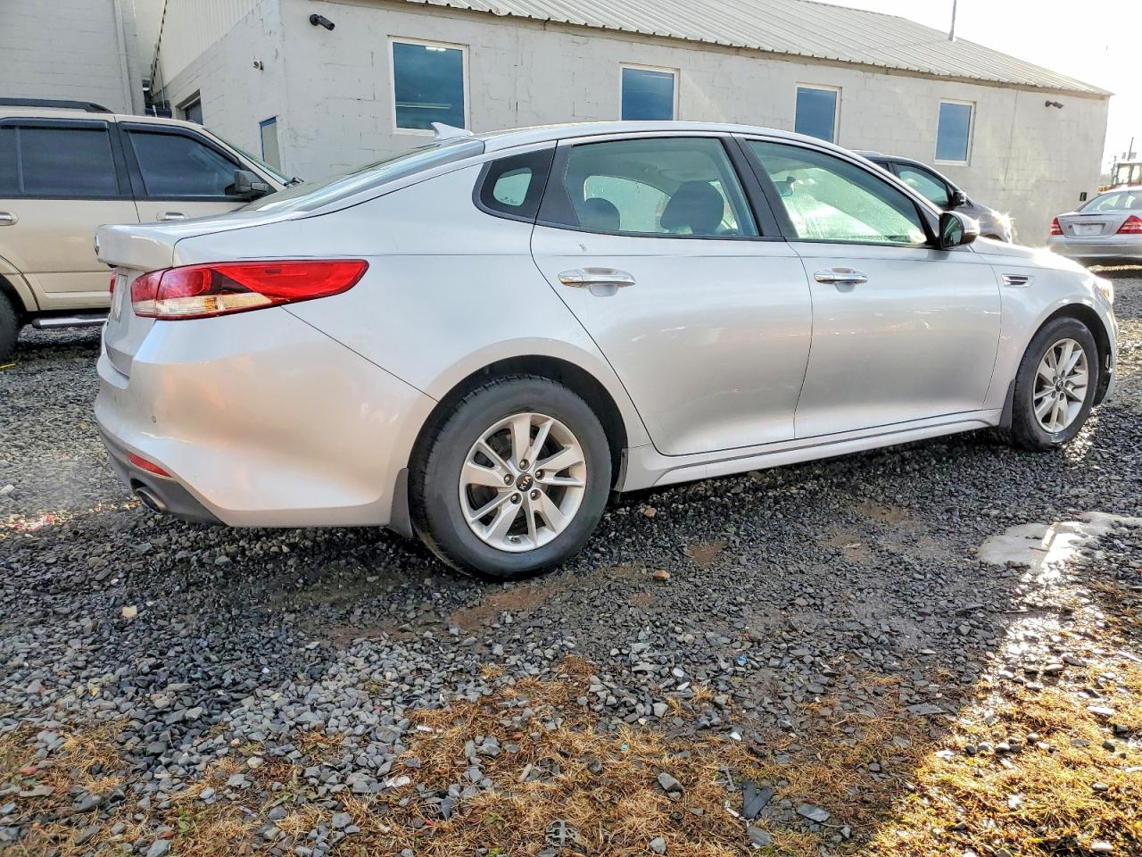 2018 KIA OPTIMA LX photo 3