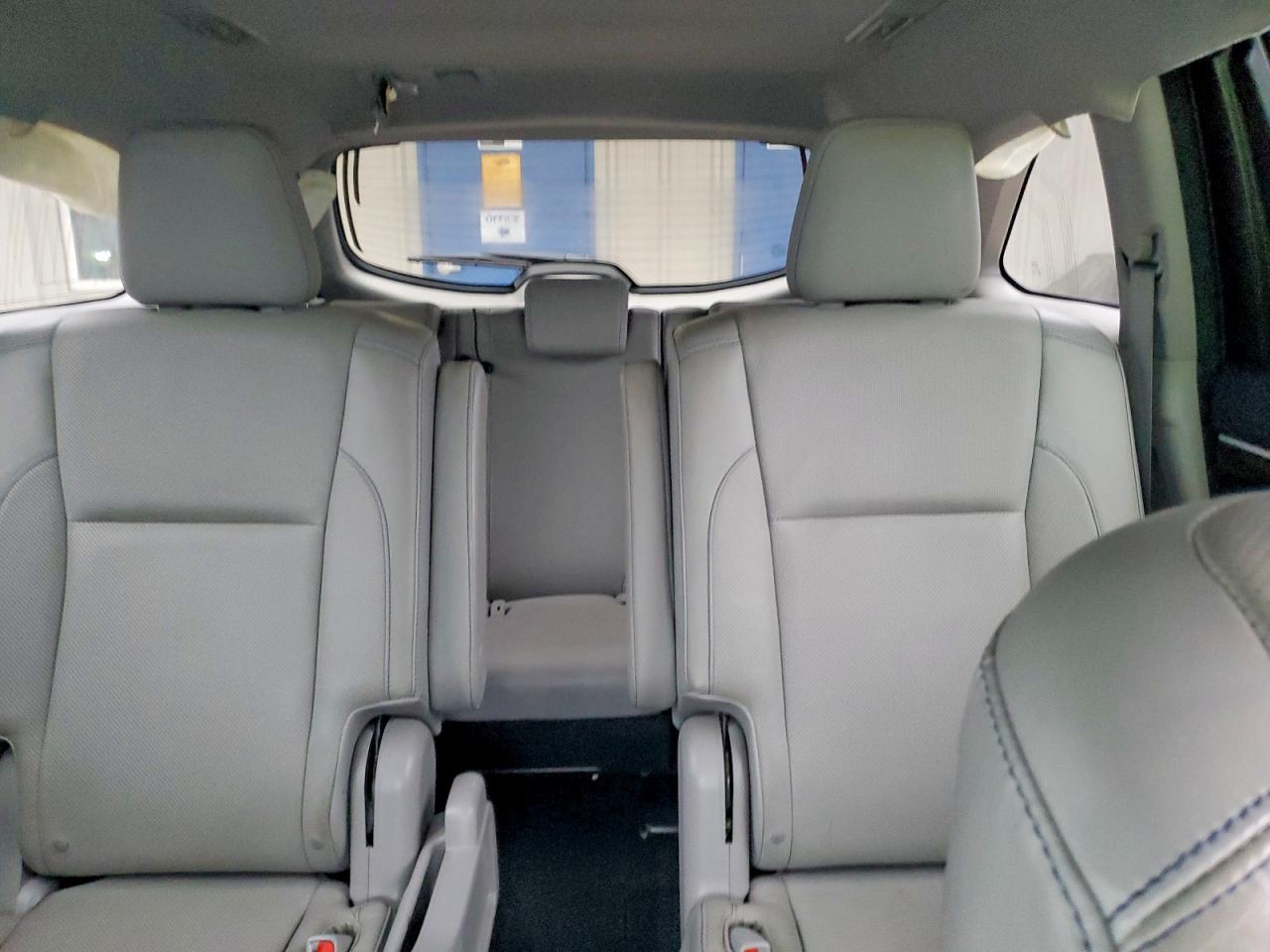 2016 TOYOTA HIGHLANDER LIMITED photo 10